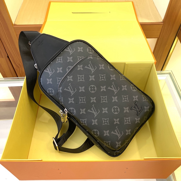 ルイヴィトンバッグ背面デザイン